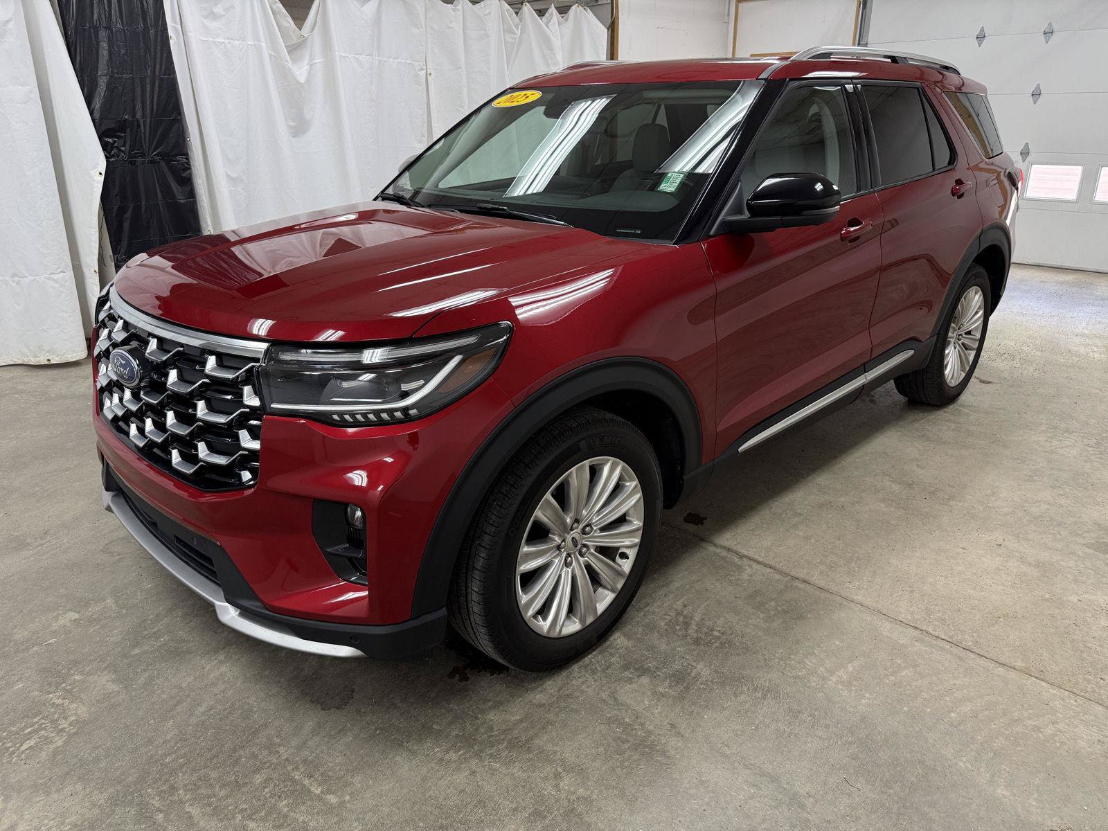 Used 2025 Ford Explorer Platinum w/ LUX Leather Package AWD/4WD image 4