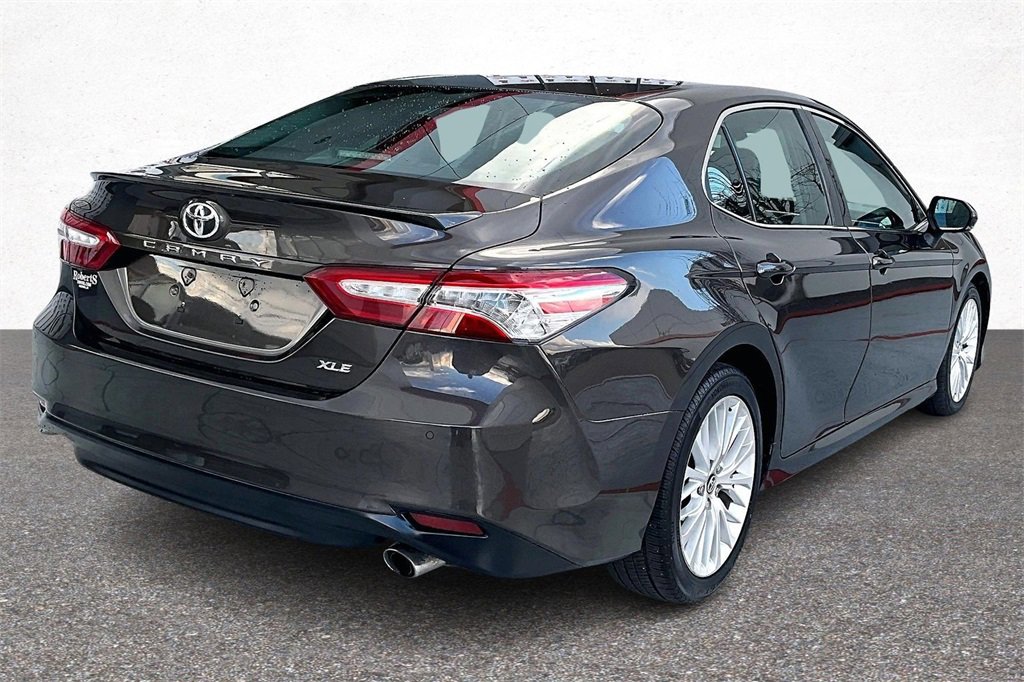 Certified 2018 Toyota Camry XLE image 7