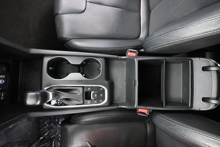 Used 2020 Hyundai Santa Fe Limited image 35