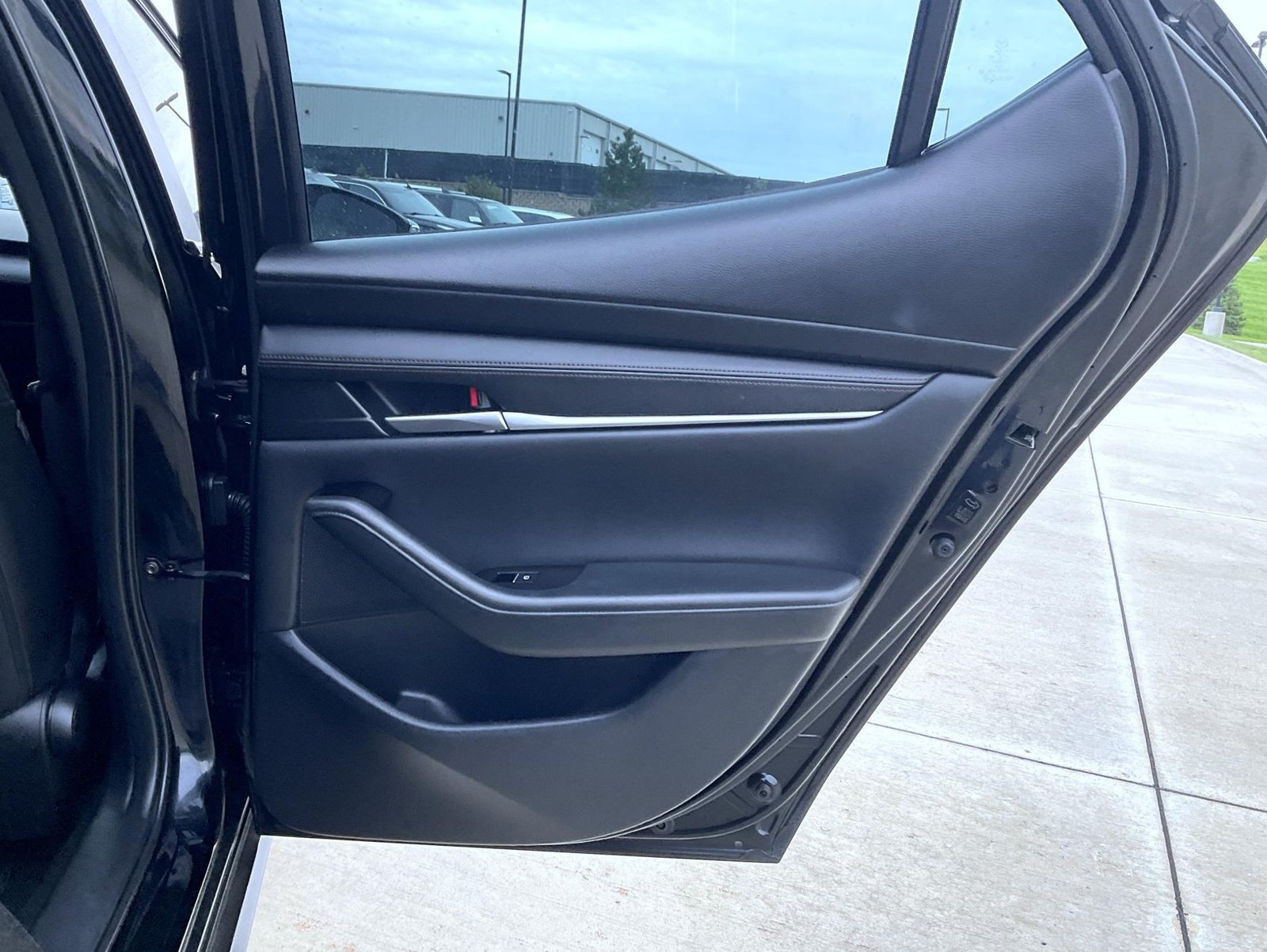 Used 2024 MAZDA MAZDA3 s FWD image 21