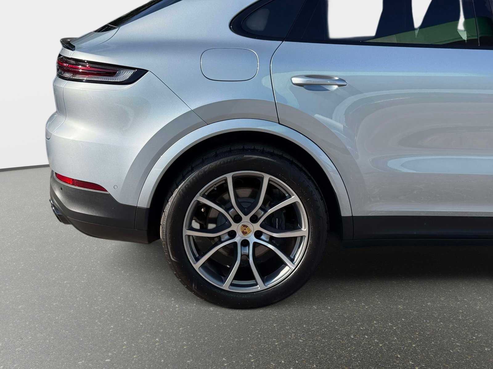 Used 2024 Porsche Cayenne Coupe image 18