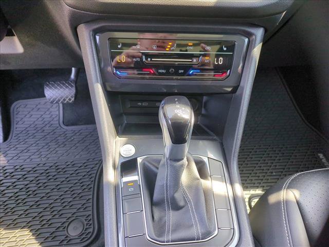 Used 2023 Volkswagen Tiguan SE w/ Panoramic Sunroof Package FWD image 15