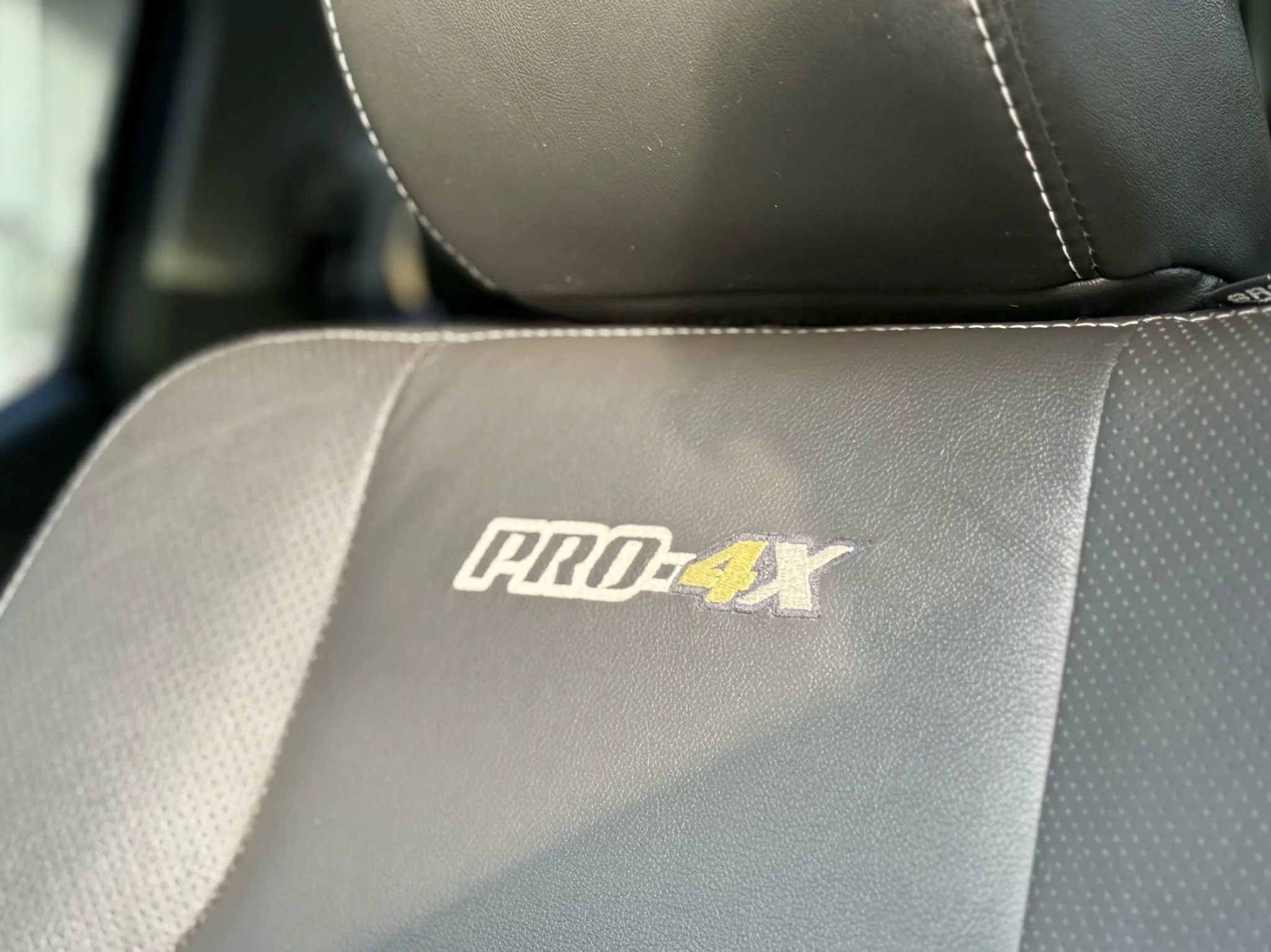 Used 2017 Nissan Frontier PRO-4X w/ Pro-4x Luxury Package image 26