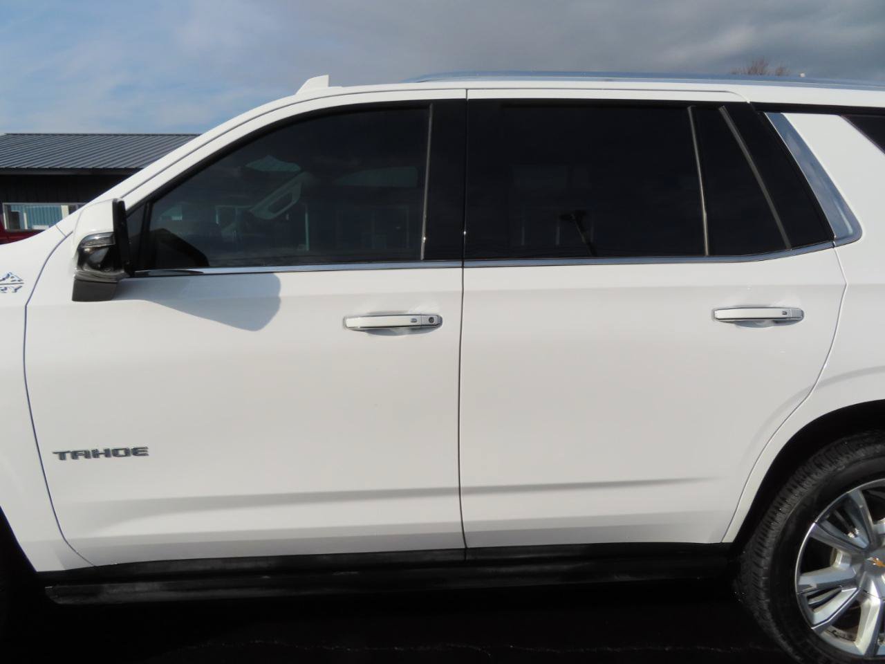 Used 2021 Chevrolet Tahoe High Country w/ Premium Package AWD/4WD image 15