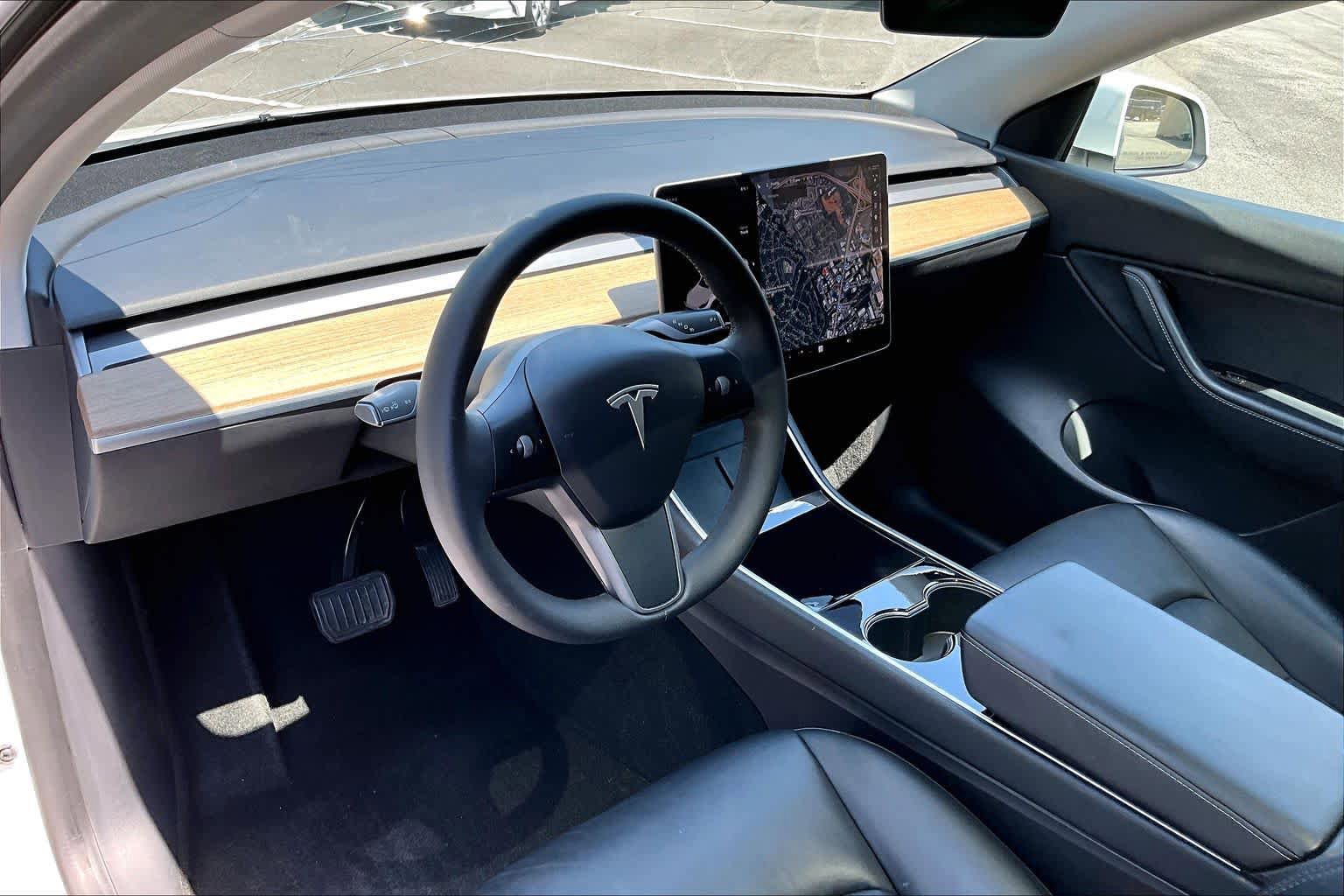 Used 2021 Tesla Model Y Long Range image 17