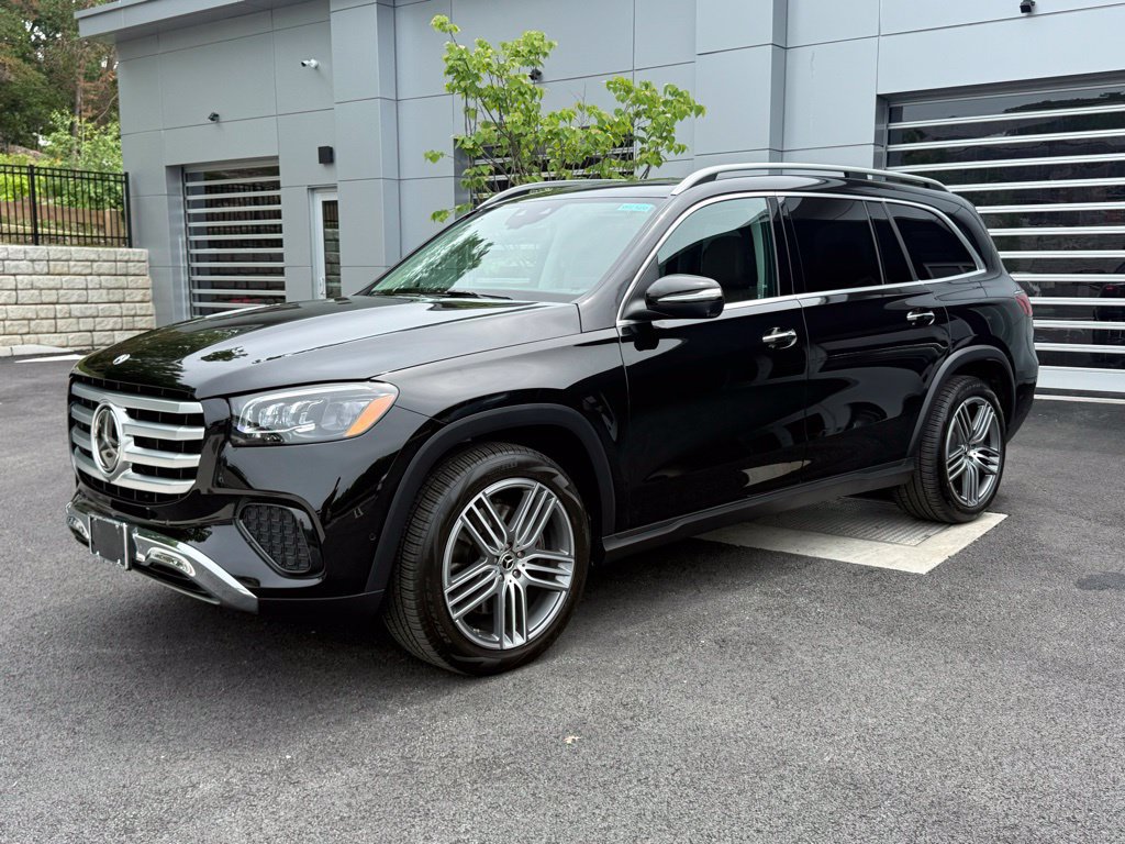 Used 2026 Mercedes-Benz GLS 450 4MATIC image 3