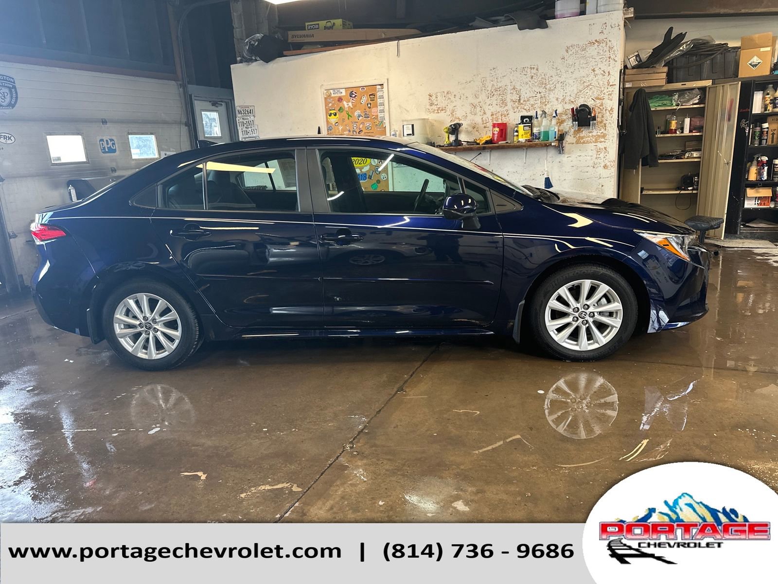 Used 2025 Toyota Corolla LE w/ LE Premium Package image 7