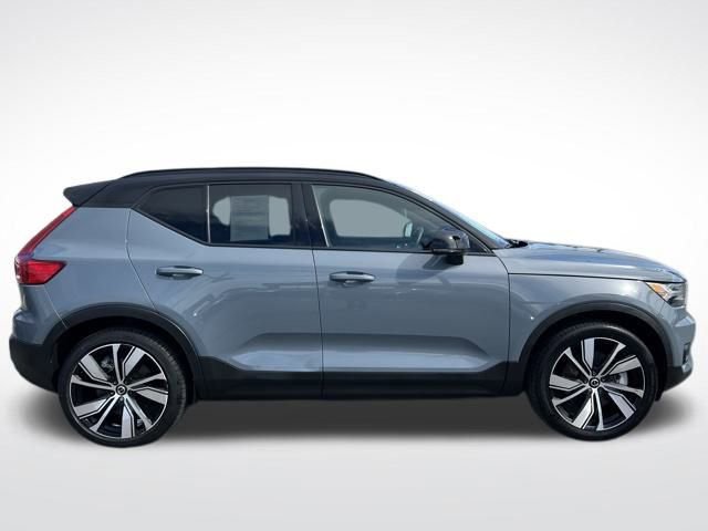 Used 2021 Volvo XC40 P8 Recharge w/ Advanced Package image 11