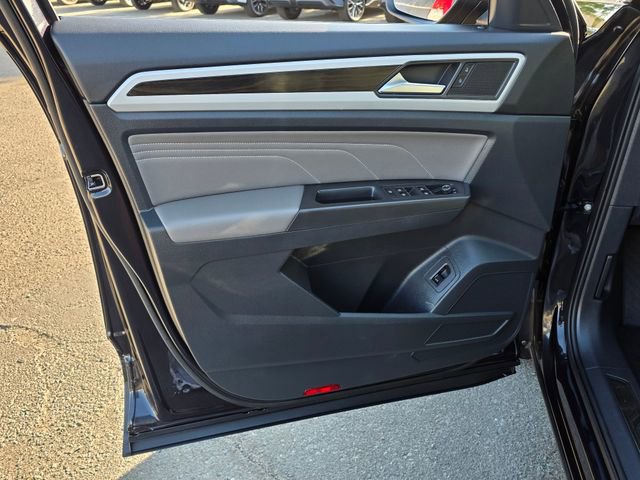 Used 2023 Volkswagen Atlas SE image 24