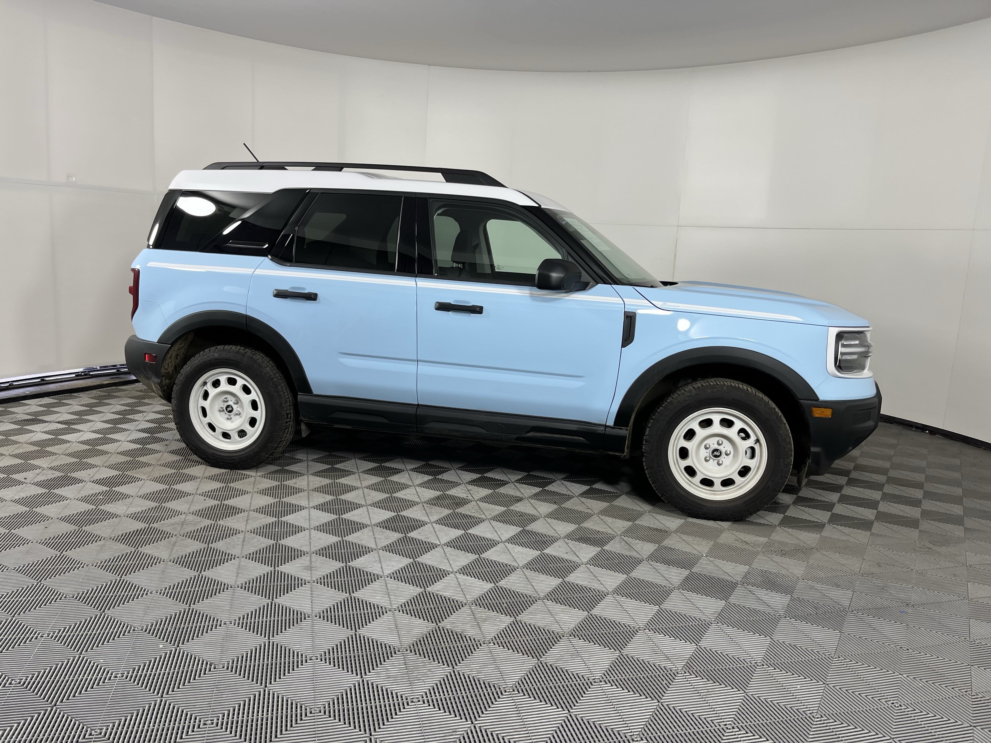 Used 2025 Ford Bronco Sport Heritage w/ Convenience Package AWD/4WD image 4