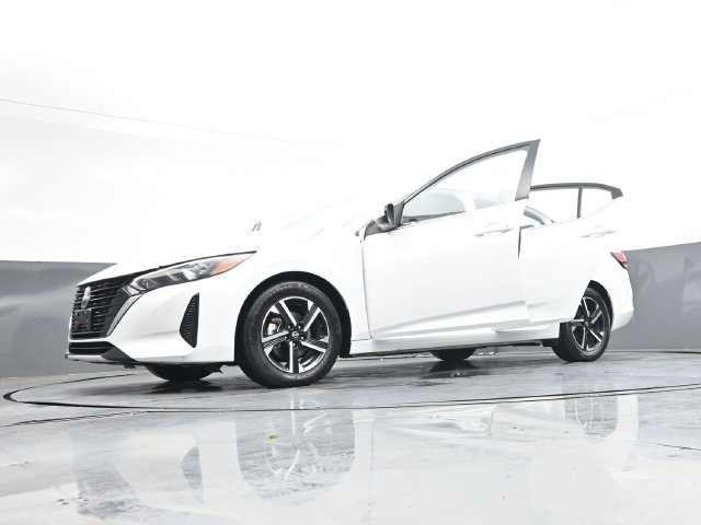 Used 2025 Nissan Sentra SV FWD image 44
