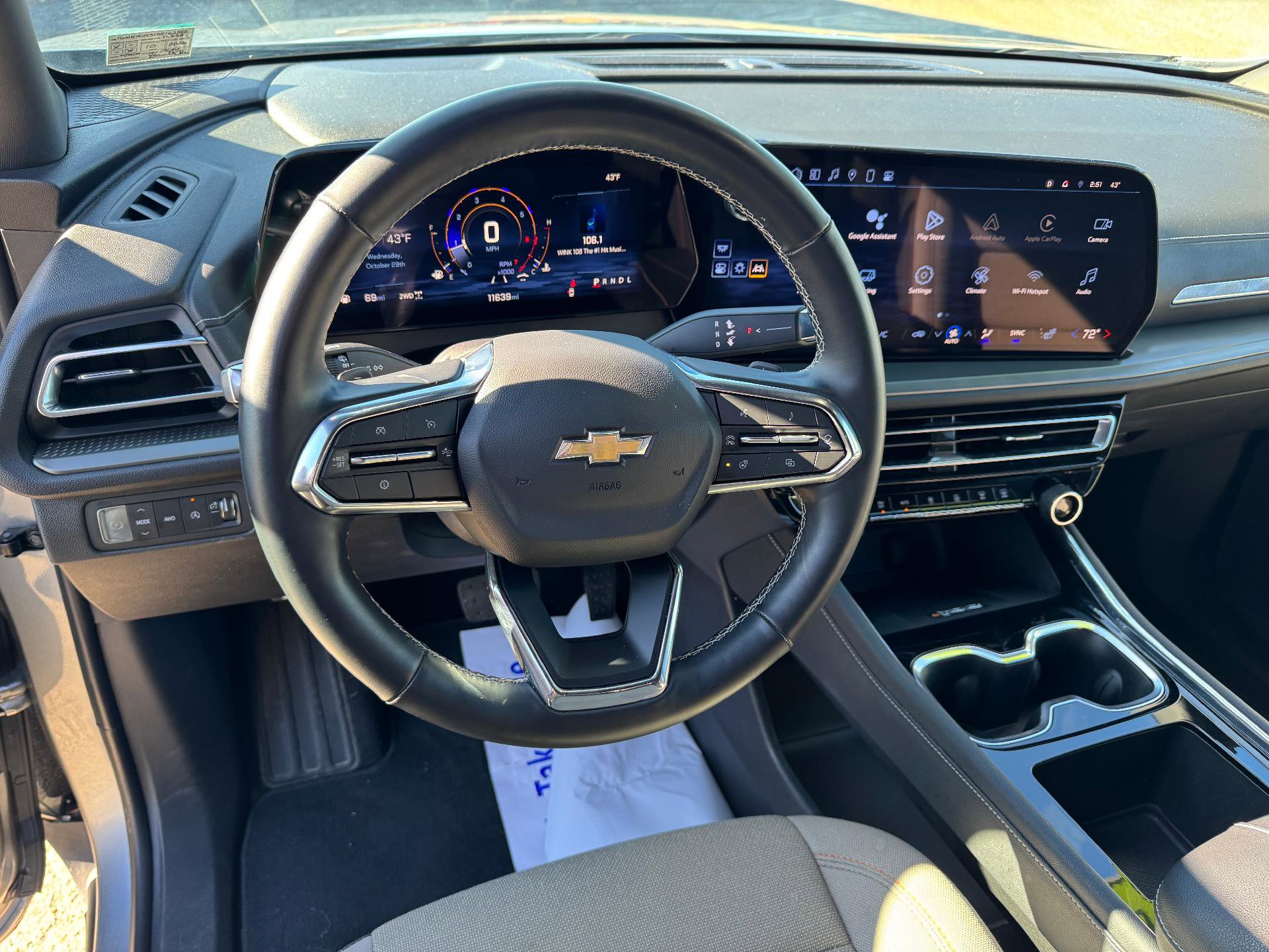 Used 2025 Chevrolet Traverse LT image 23