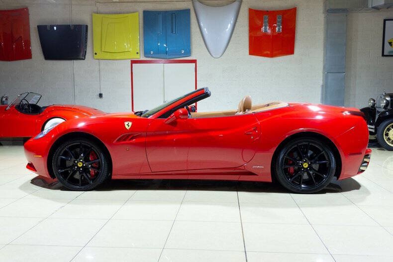 Used 2010 Ferrari California RWD image 10