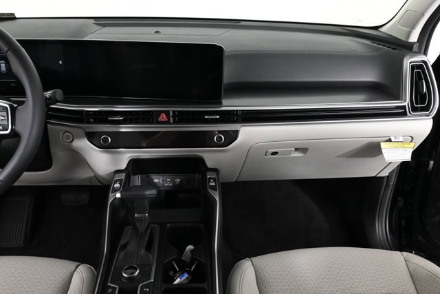 New 2025 Kia Sorento S image 14