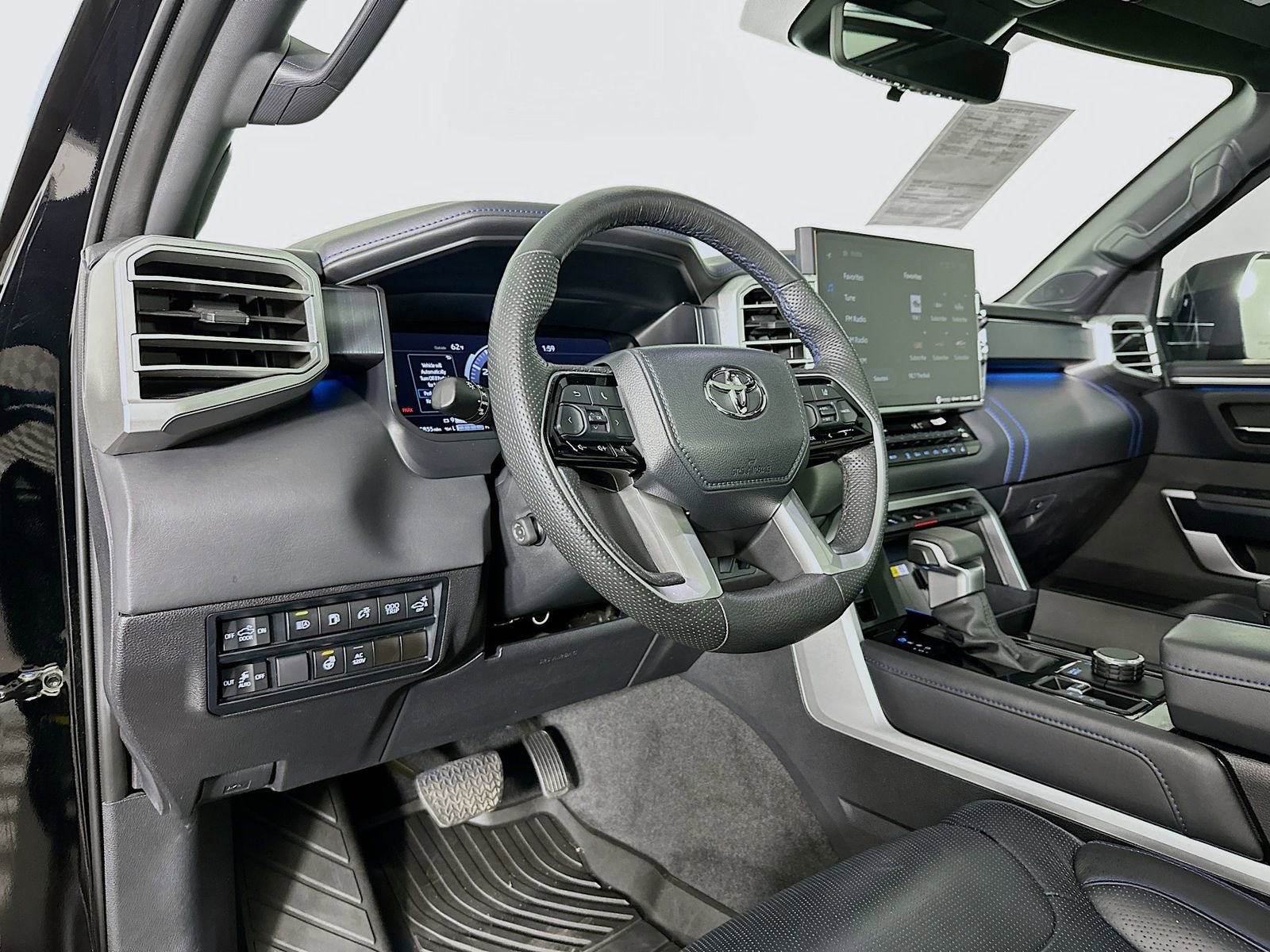 Used 2024 Toyota Tundra Platinum image 9