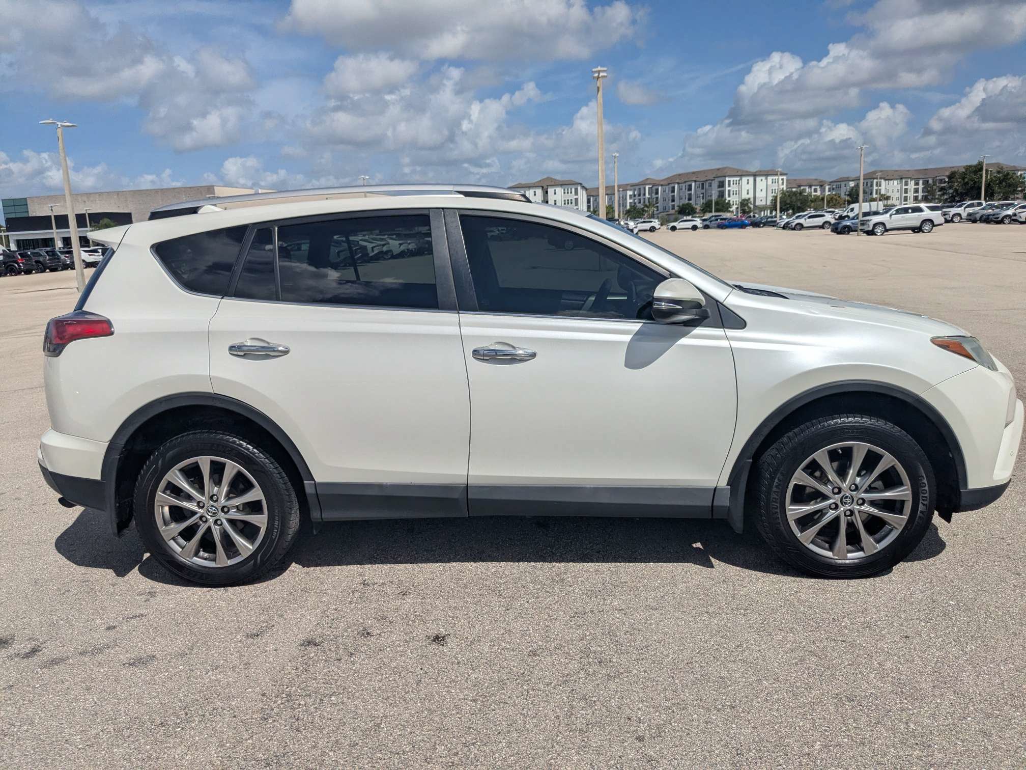 Used 2016 Toyota RAV4 Limited AWD/4WD image 4