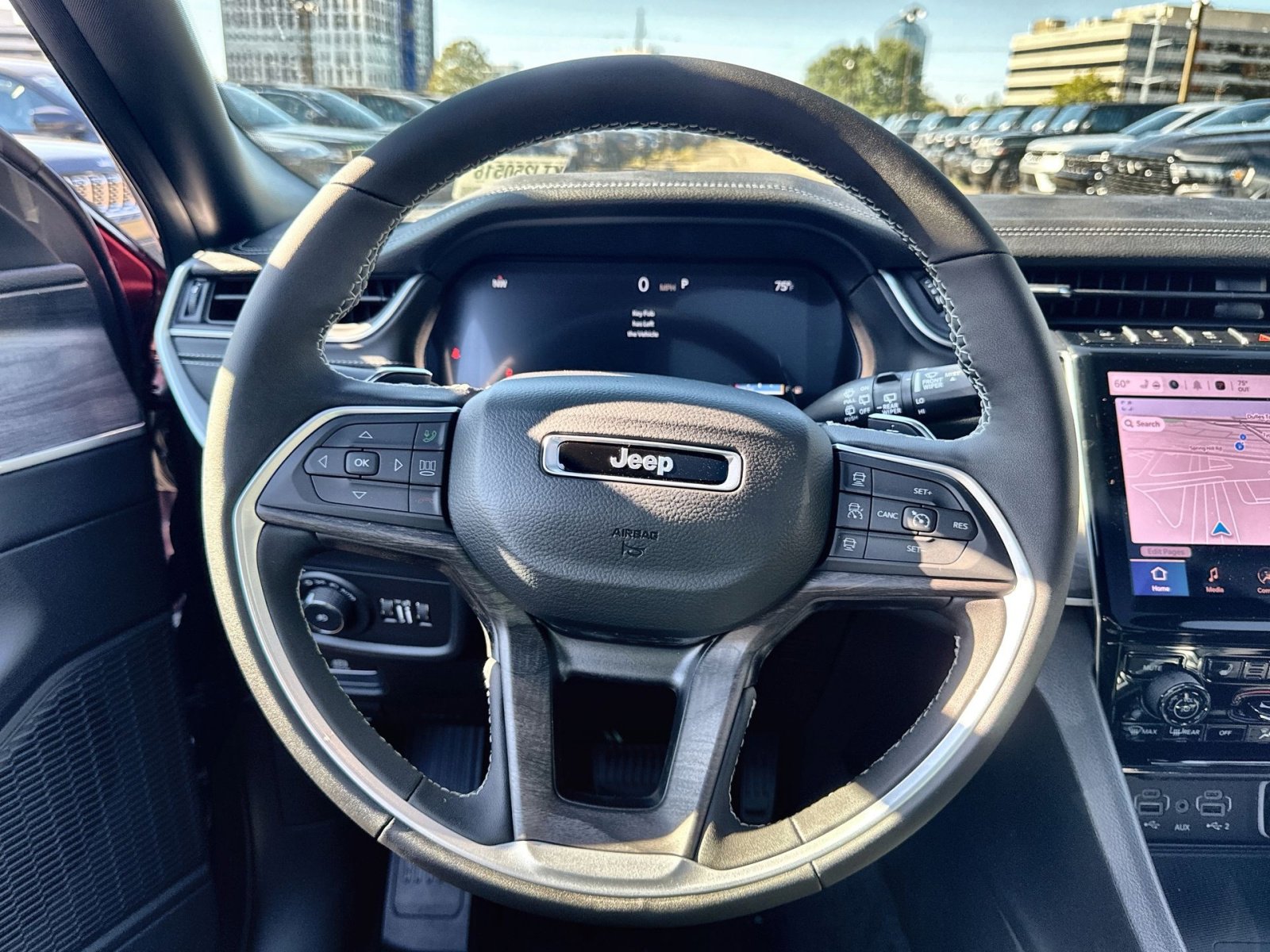 New 2025 Jeep Grand Cherokee Limited w/ Luxury Tech Group II image 16