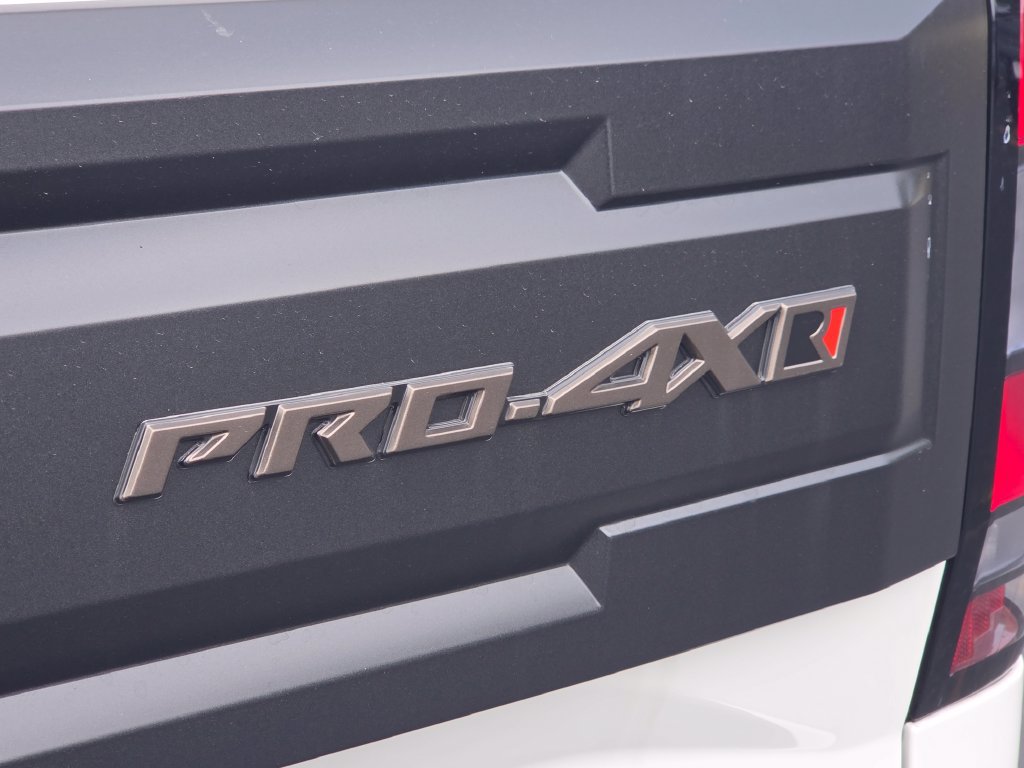 New 2026 Nissan Frontier PRO-4X w/ Pro-4x Convenience Package AWD/4WD image 5