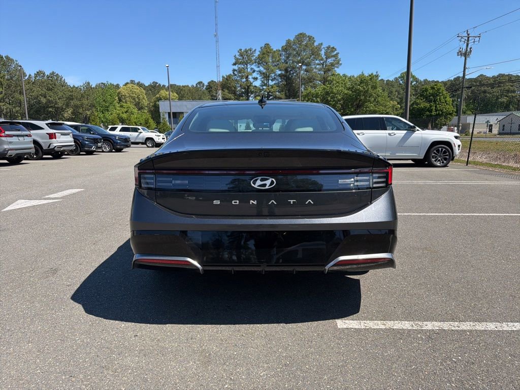 Used 2025 Hyundai Sonata SEL FWD image 6
