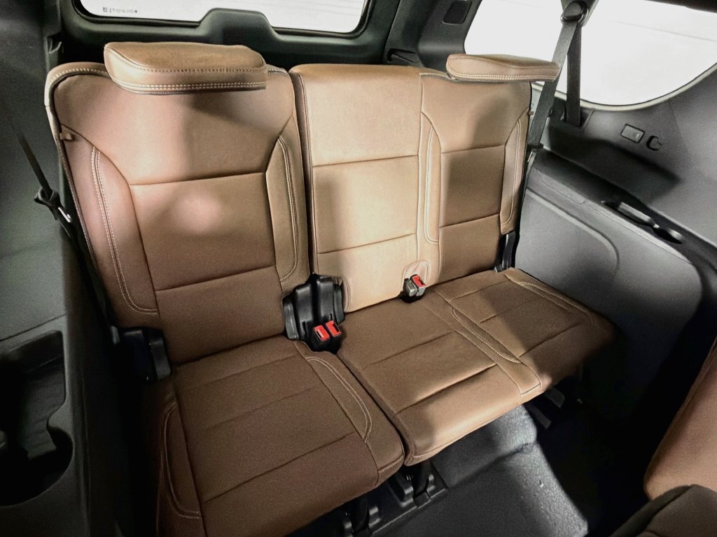 New 2027 Chevrolet Suburban High Country w/ Sun And Tow Package AWD/4WD image 29