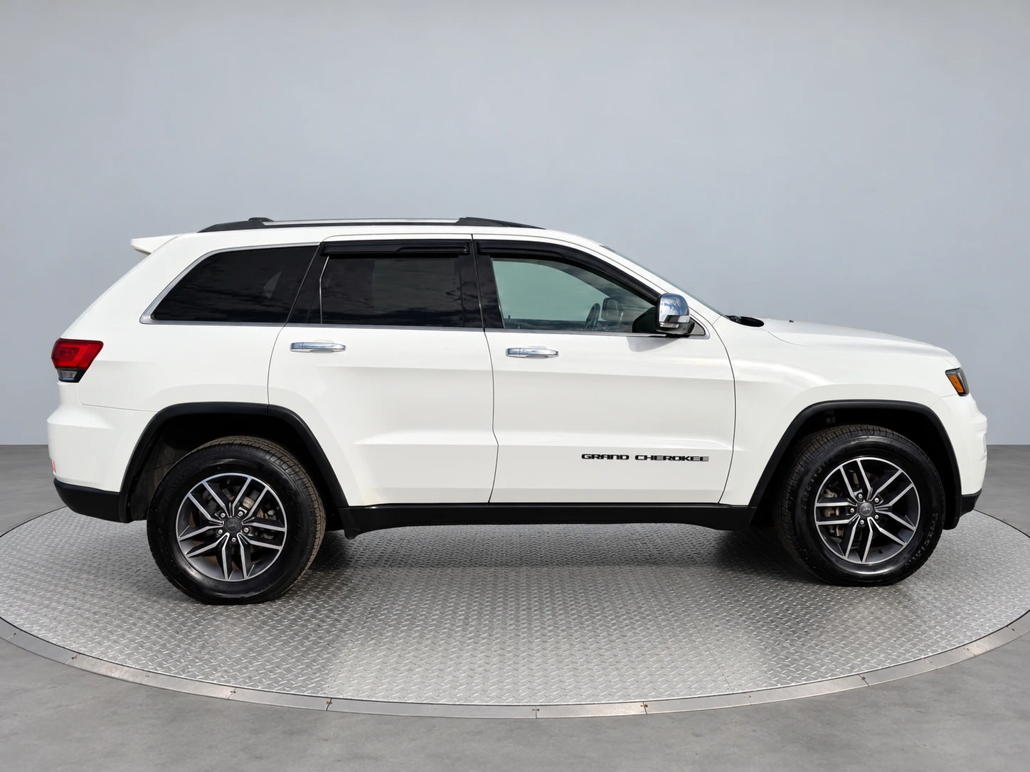 Used 2019 Jeep Grand Cherokee Limited w/ Luxury Group II AWD/4WD image 10
