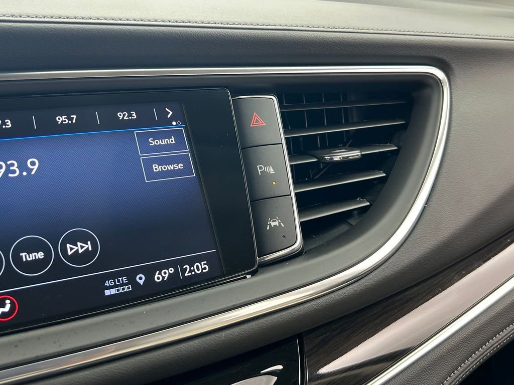 Used 2024 Buick Enclave Essence w/ Experience Buick Package image 15