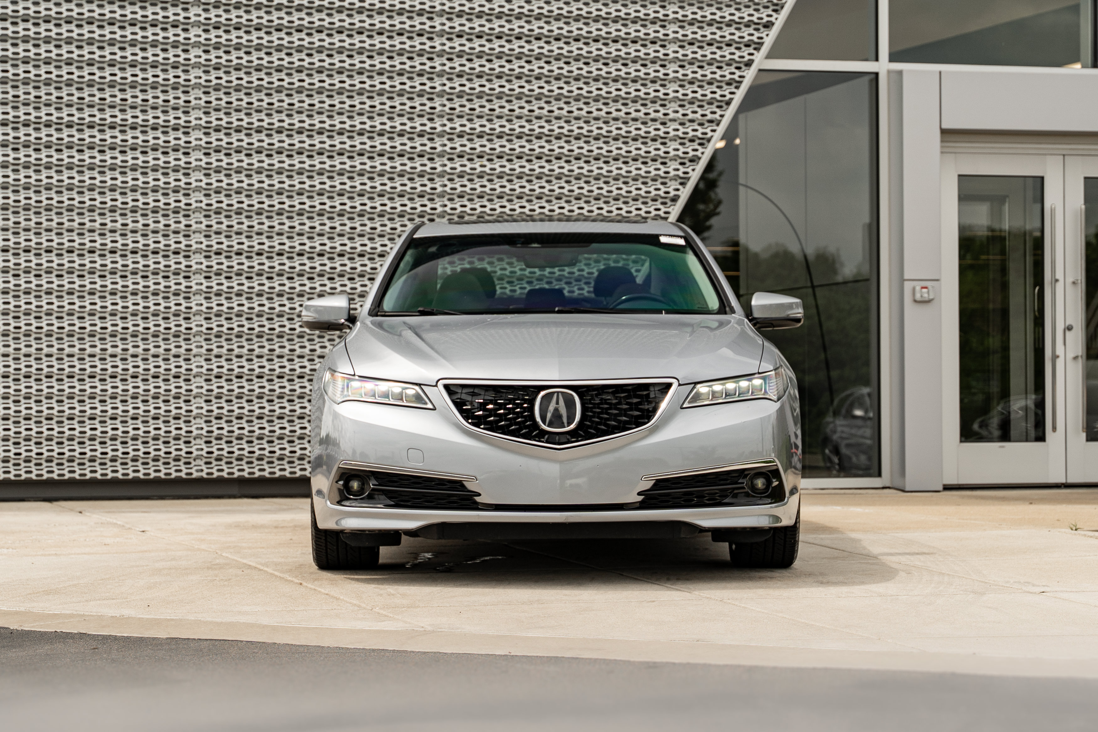 Used 2015 Acura TLX w/ Technology Package FWD image 30