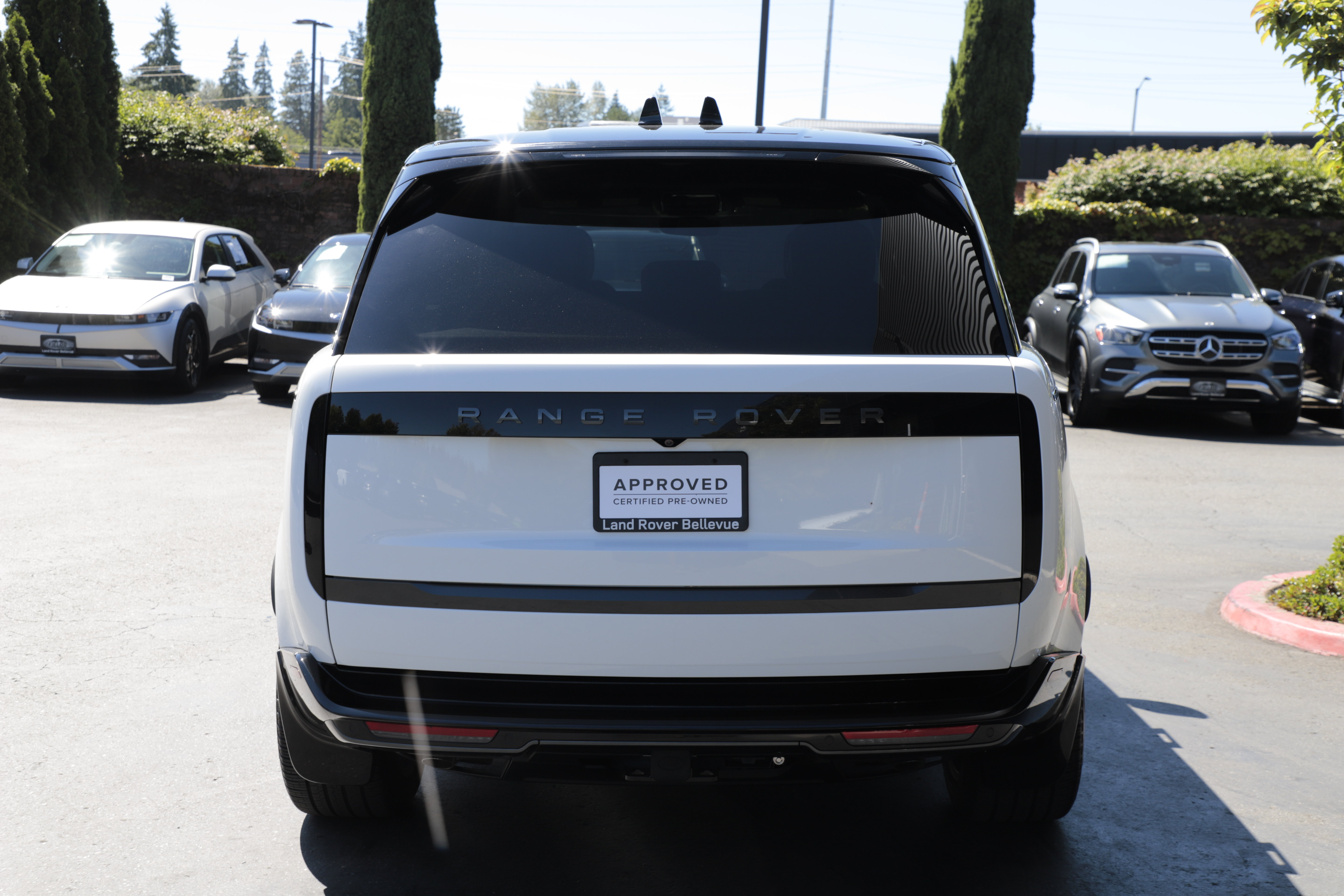 Certified 2025 Land Rover Range Rover SE AWD/4WD image 7