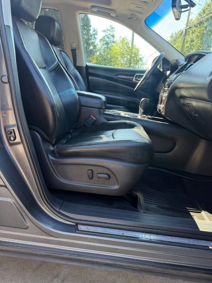 Used 2015 Nissan Pathfinder Platinum w/ Family Entertainment Package FWD image 14