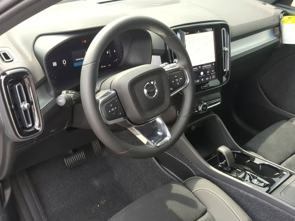 New 2026 Volvo XC40 B5 Ultra w/ Protection Package Premier AWD/4WD video 2