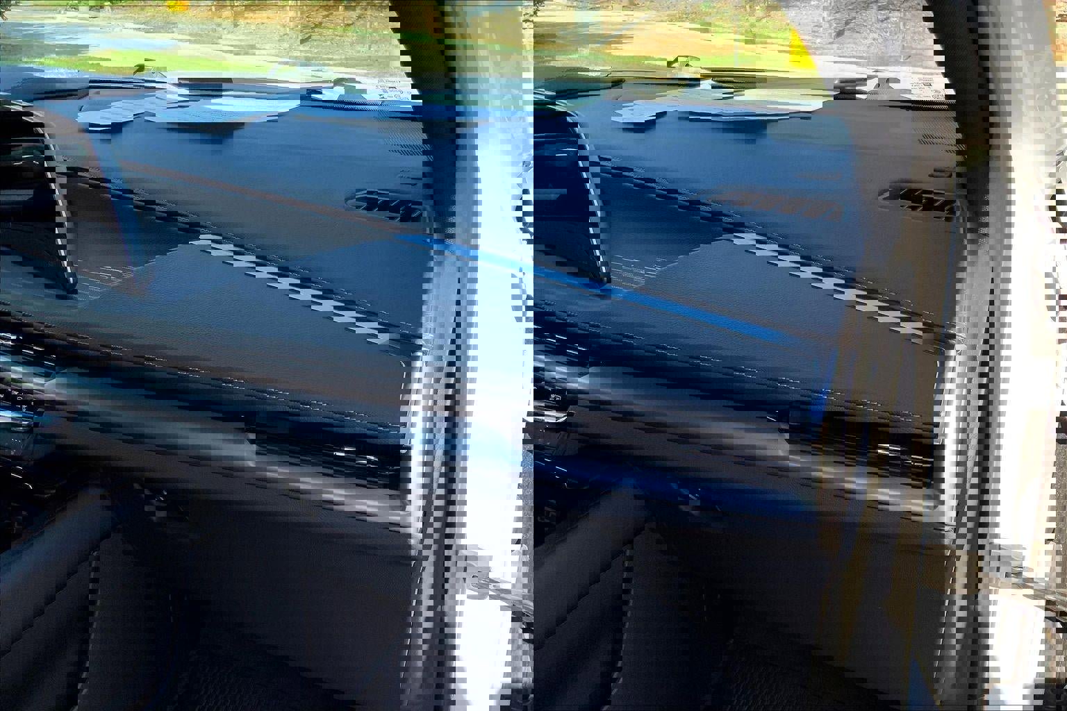 Used 2024 Cadillac XT4 Premium Luxury w/ Technology Package image 17