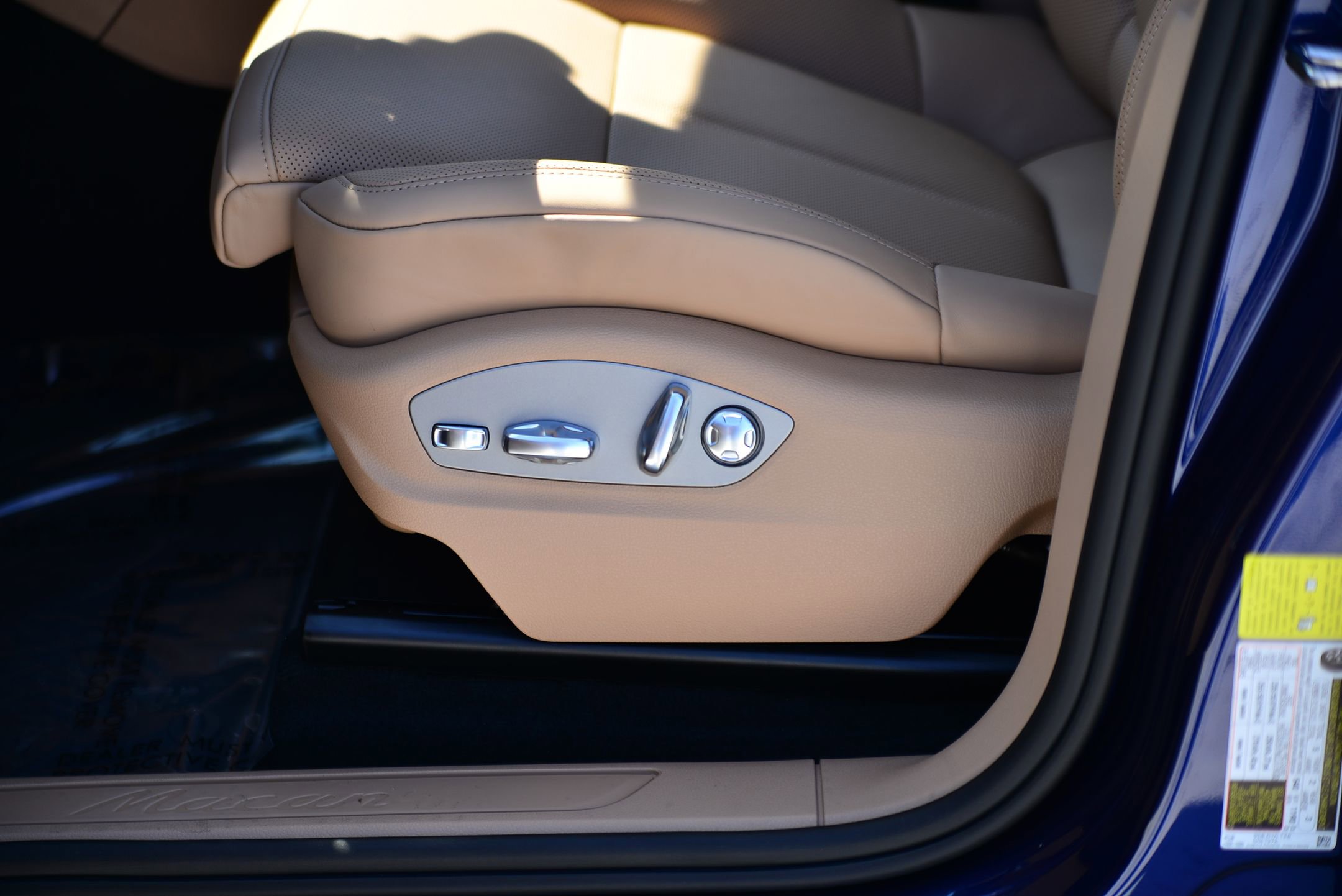 Certified 2026 Porsche Macan image 25