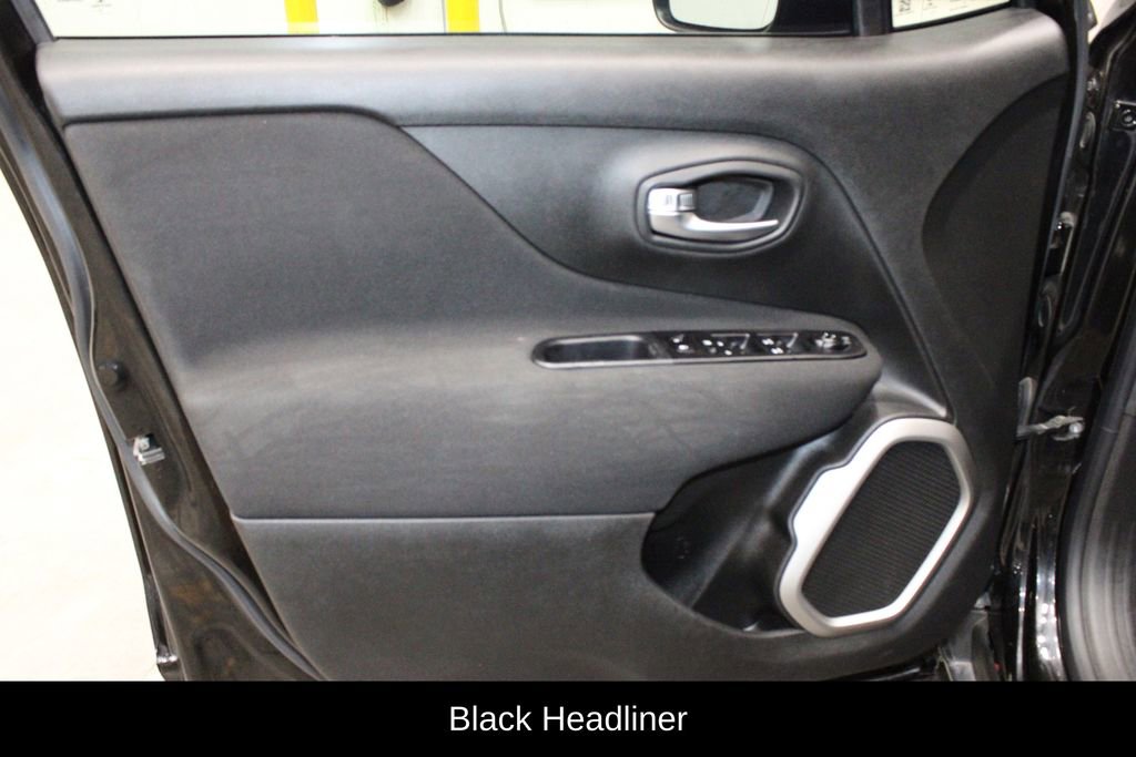 Used 2021 Jeep Renegade Latitude image 17