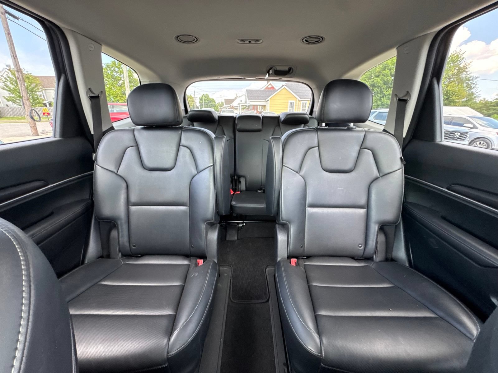 Used 2025 Kia Telluride S FWD image 21