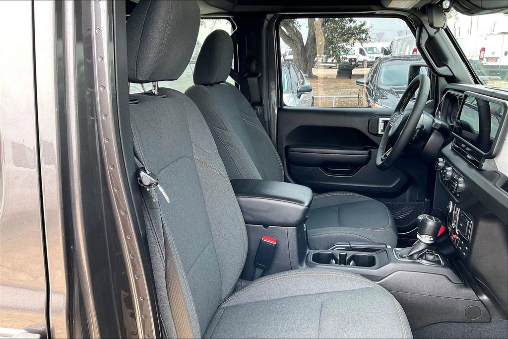 Used 2024 Jeep Gladiator Willys image 30