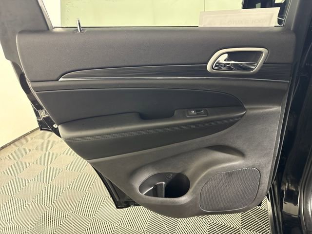 Used 2019 Jeep Grand Cherokee Limited AWD/4WD image 14