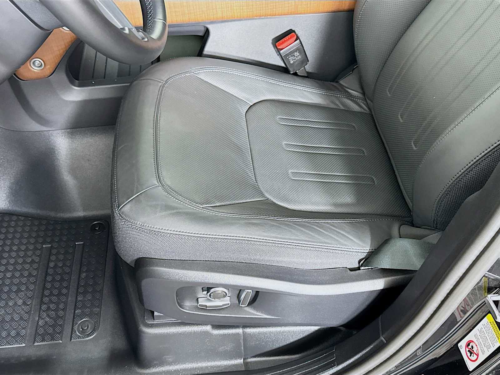 Used 2024 Land Rover Defender 130 X image 20