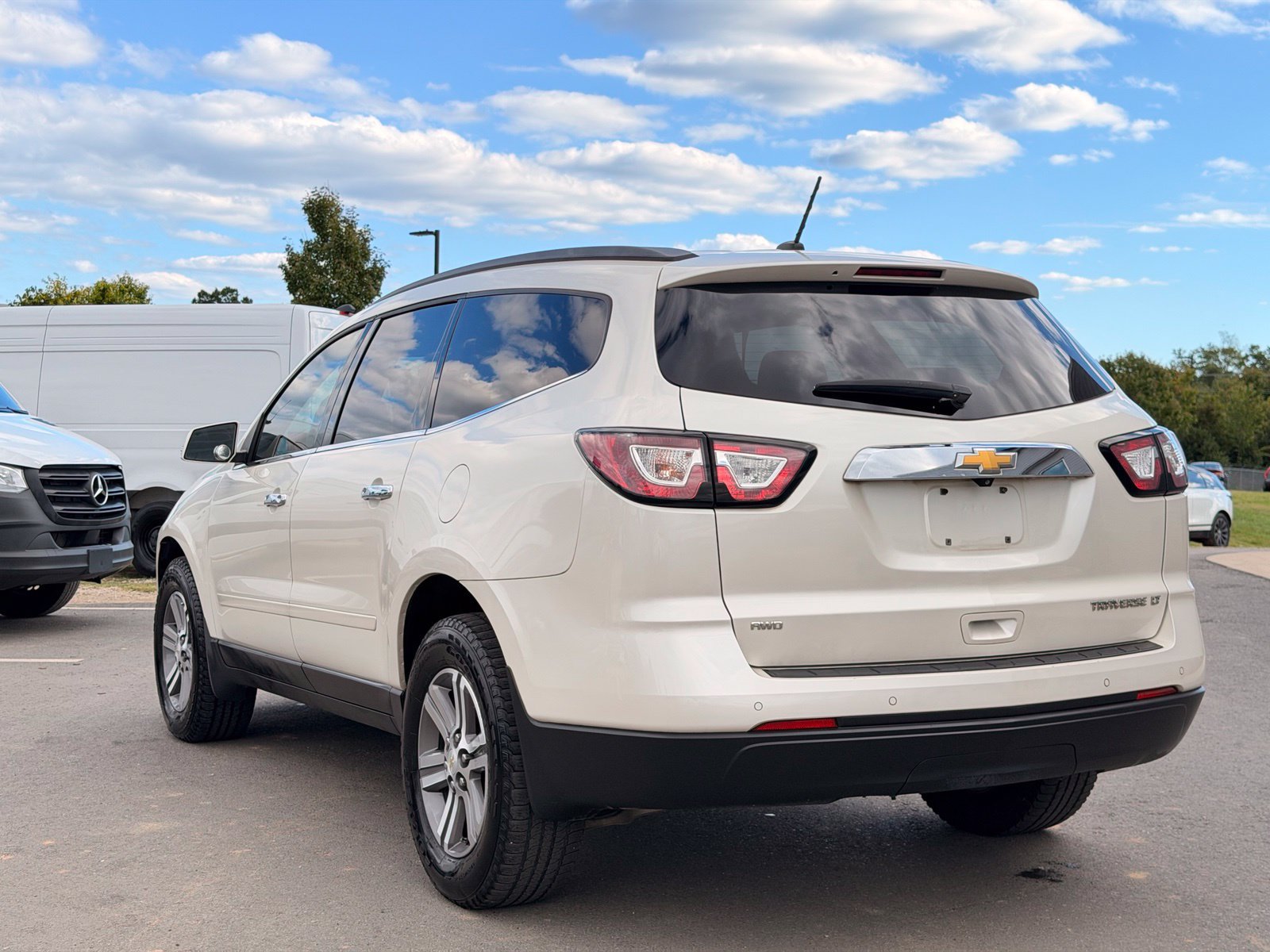 Used 2015 Chevrolet Traverse LT AWD/4WD image 11