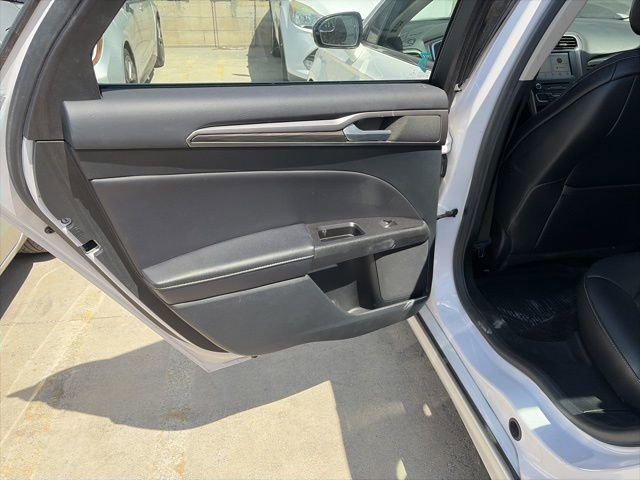 Certified 2017 Ford Fusion SE w/ Fusion SE Technology Package image 7