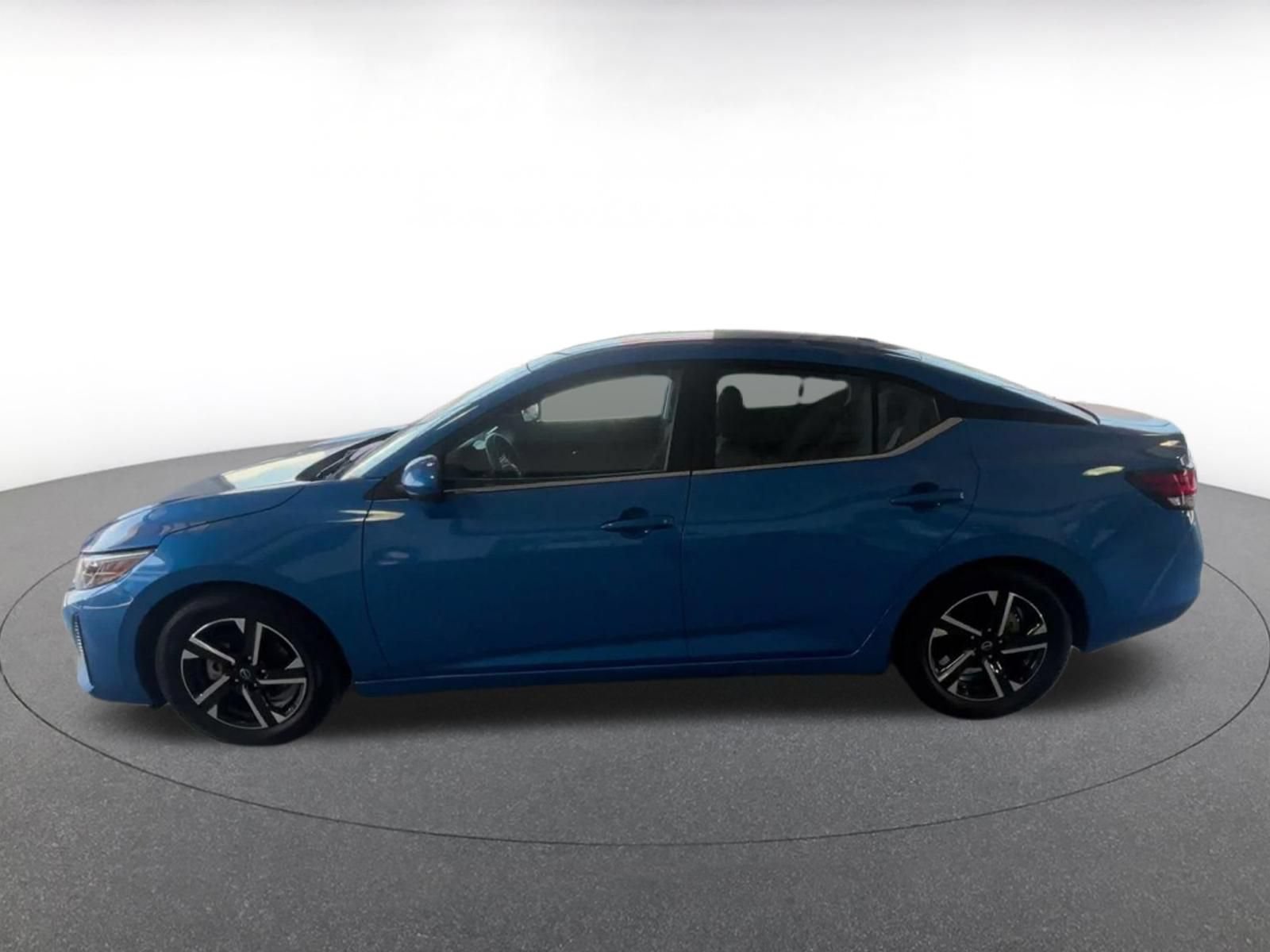 Used 2025 Nissan Sentra SV FWD image 8