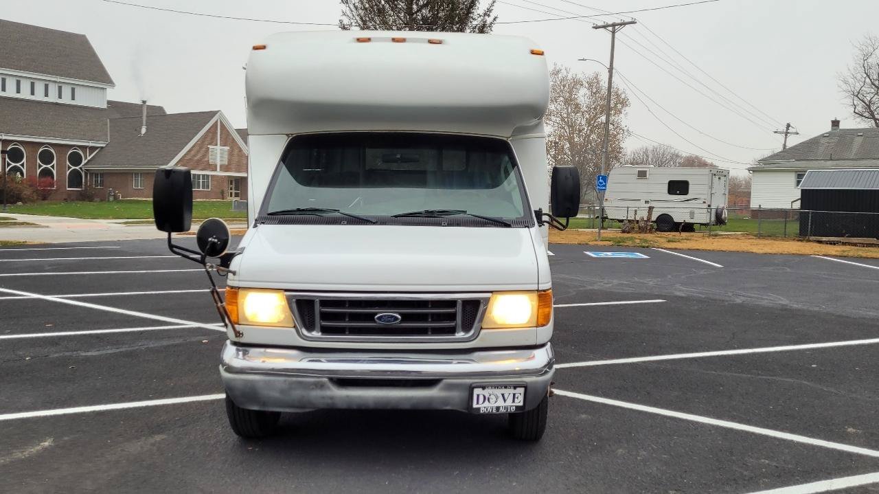 Used 2006 Ford E-450 and Econoline 450 RWD image 8