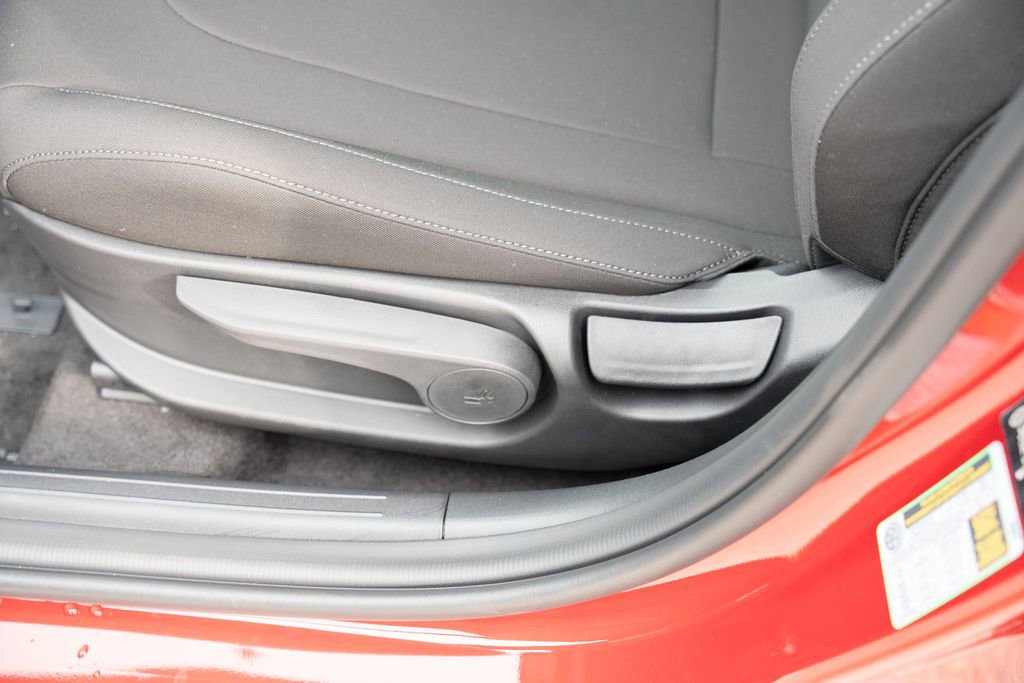 New 2025 Hyundai Elantra Sport image 17