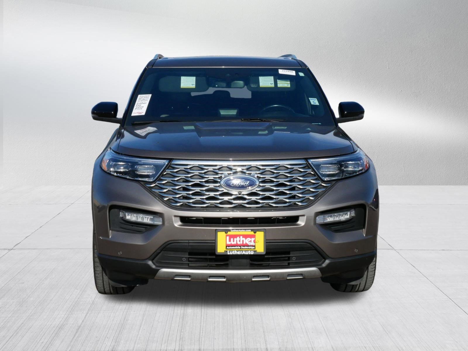 Used 2021 Ford Explorer Platinum image 2