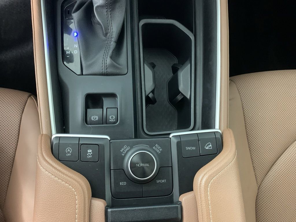 Used 2024 Toyota Grand Highlander AWD image 28