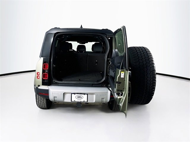 Used 2024 Land Rover Defender 110 S image 6