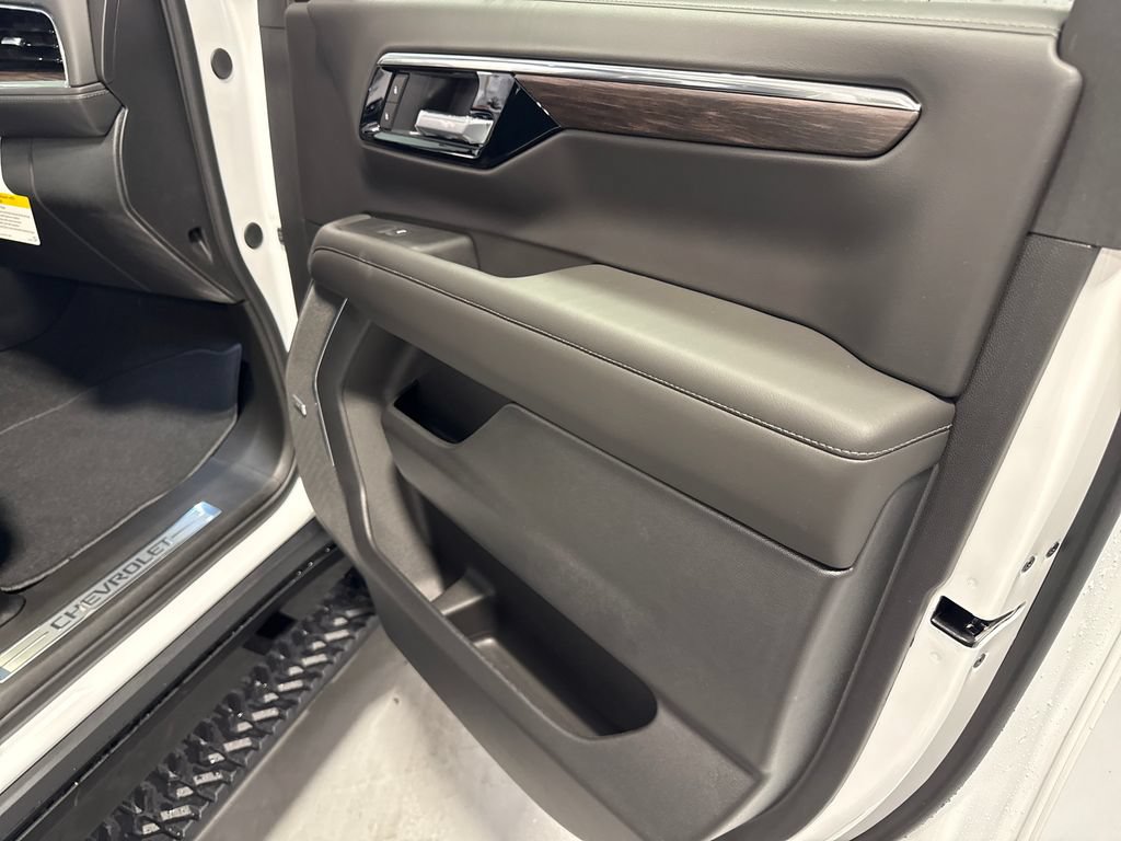 New 2026 Chevrolet Tahoe Z71 w/ Comfort Package AWD/4WD image 36