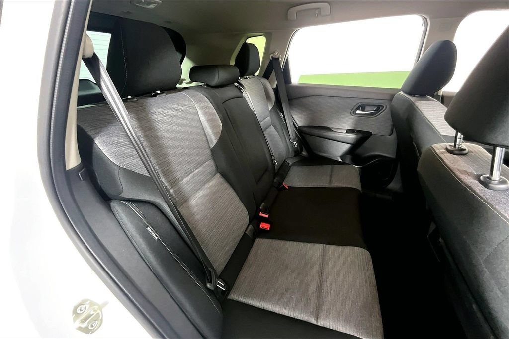 Used 2023 Nissan Rogue SV AWD/4WD image 25