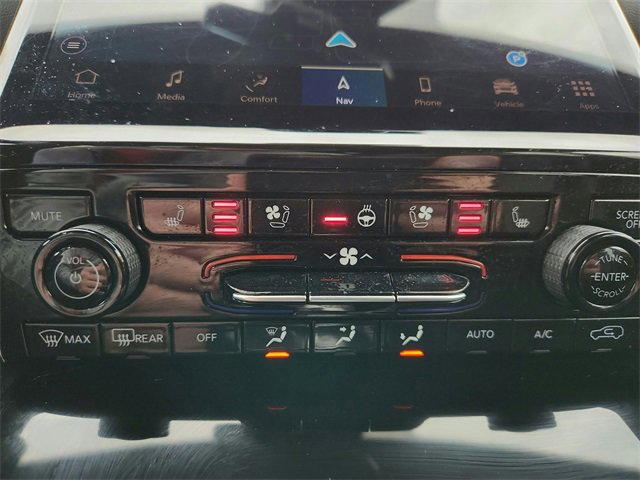 Used 2024 Jeep Grand Cherokee L Limited w/ Luxury Tech Group II image 18