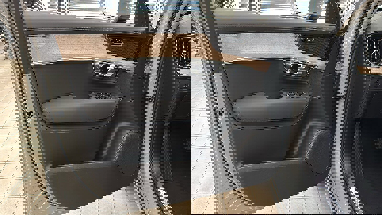 New 2026 Volvo XC90 B6 Plus w/ Protection Package Premier image 21