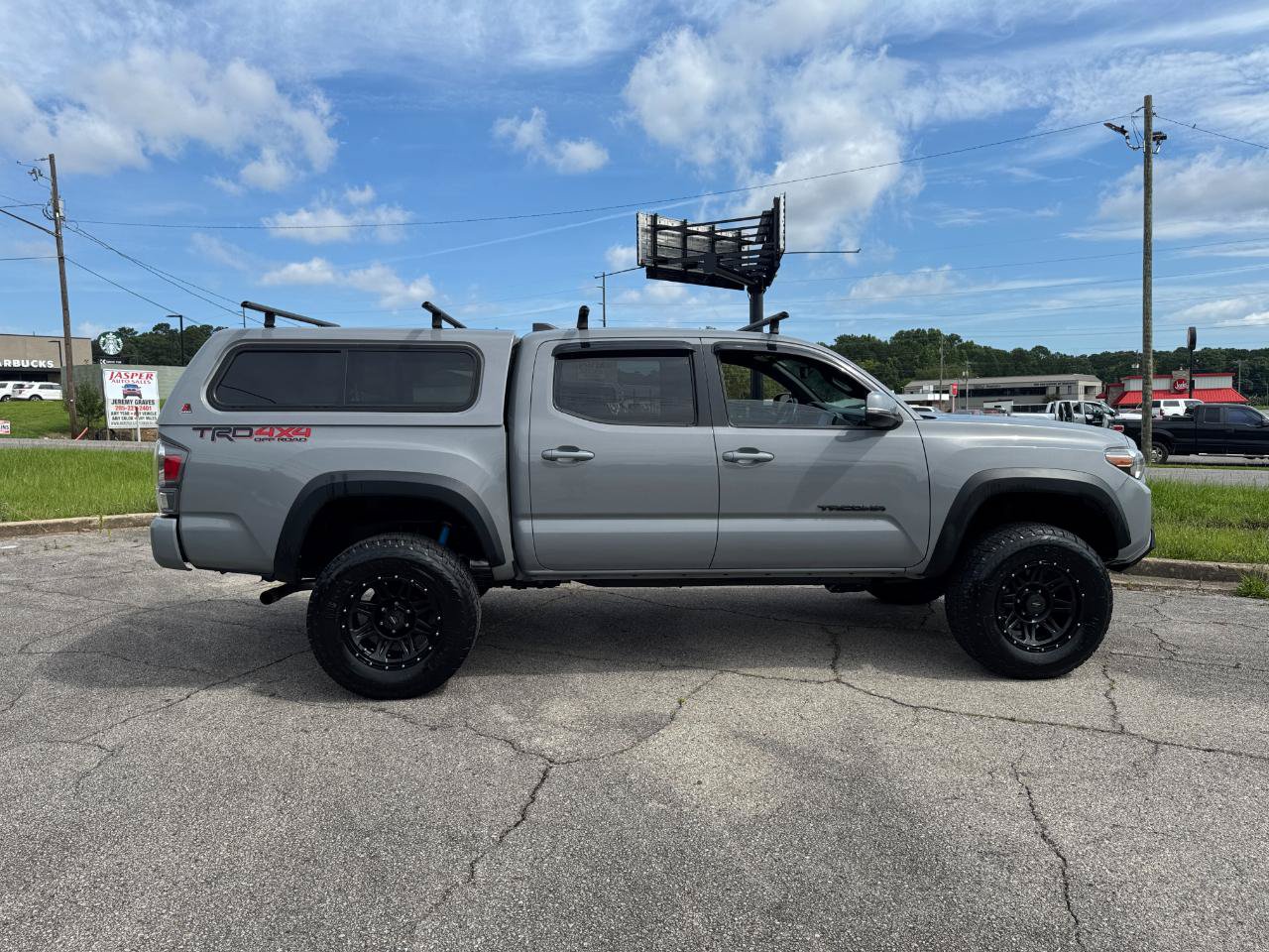Used 2021 Toyota Tacoma TRD Off-Road w/ Technology Package AWD/4WD image 2